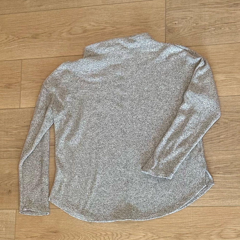Old Navy Heather Grey 3/4 Sleeve Sweater